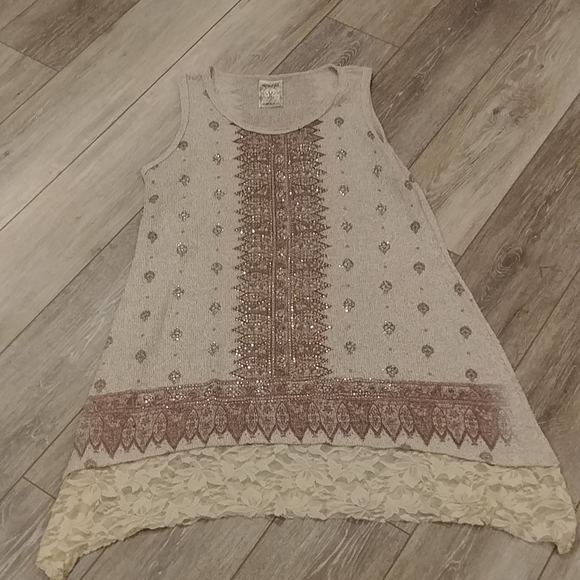 Bouquet lace and beaded tank top. Super cute and flowy. Like new! - Picture 1 of 4
